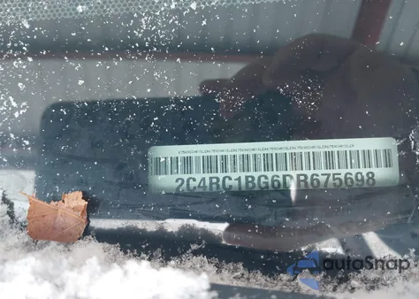 2013 Chrysler Town & Country Touring z USA, uszkodzony, nr VIN 2C4RC1BG6DR675698